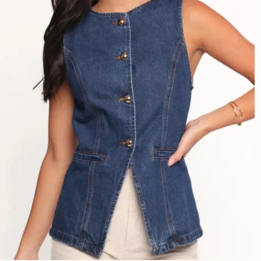 Sincerely Jules Sleeveless Dark Blue Denim Button Front Vest